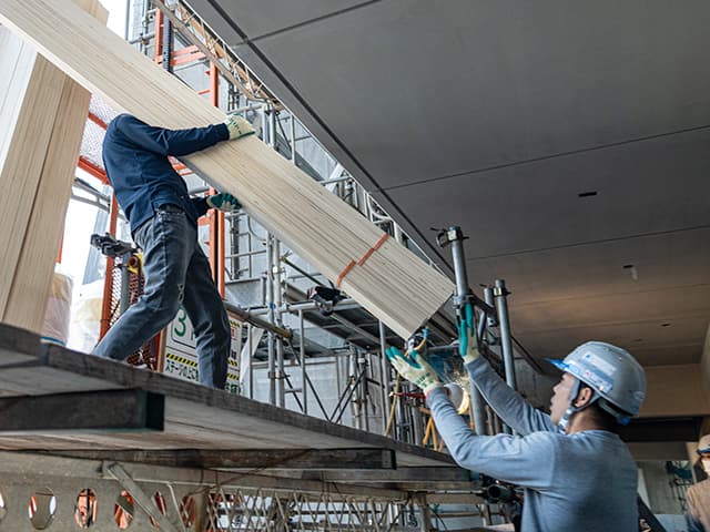 資材の搬出入・施工の補助作業